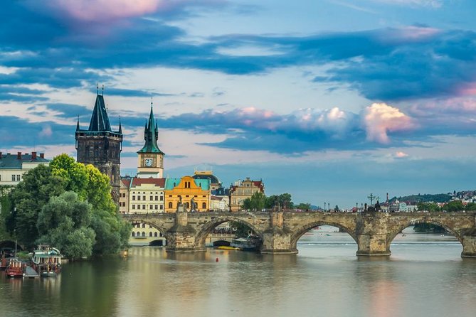 Johnny's Prague Photography Tour - How Jan teaches beginners and phone photographers