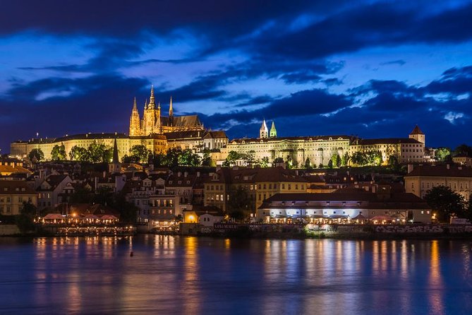 Johnny's Prague Photography Tour - Timing, walking, and group arrangements