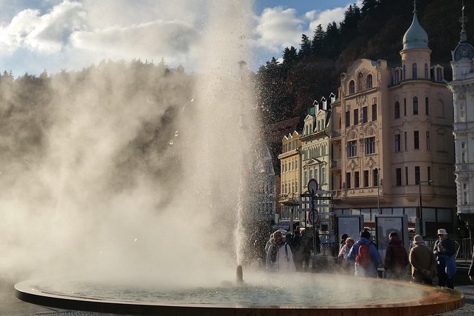 Karlovy Vary day trip from Prague with lunch - The Moser Glass Museum in 30 minutes