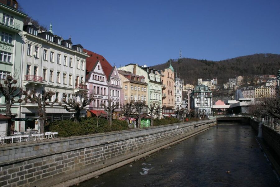 Karlovy Vary & Marianske Lazne Tour from Prague with Lunch - Who should book this day trip?