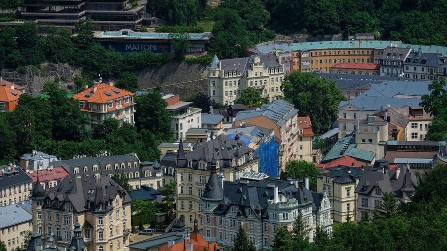 Karlovy Vary: Private Walking Tour - Colonnades, springs, and the spa ritual