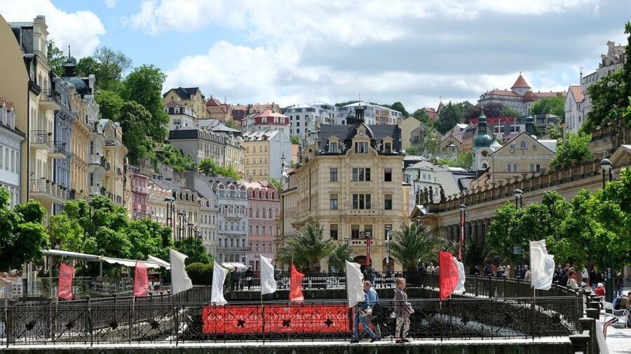 Karlovy Vary: Private Walking Tour - Booking and cancellation details