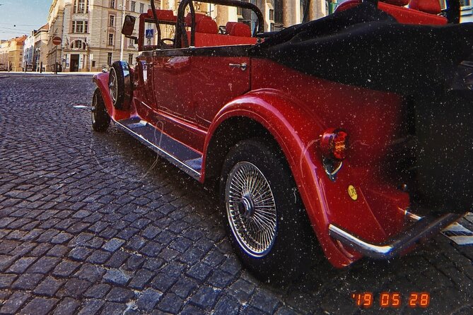 Karlstejn Castle in Vintage Convertible Car - Reaching Karlstejn and planning your castle time
