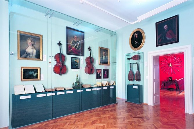 Lobkowicz Palace Museum Entrance Ticket in Prague - Why the self-guided format works