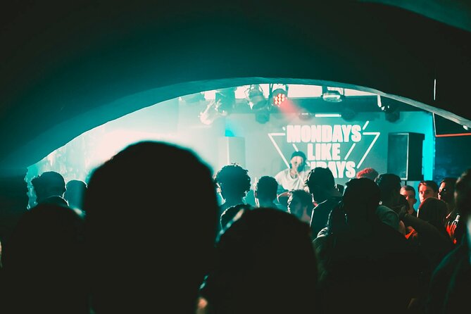 MONDAYS LIKE FRIDAYS - GIRLS 3 FREE DRINKS | Admission Ticket - The three-free-drink offer for girls