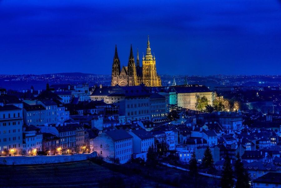 Night tour: Dark Side of Prague with Craft Beer - Meeting at Rudolfinum and setting out