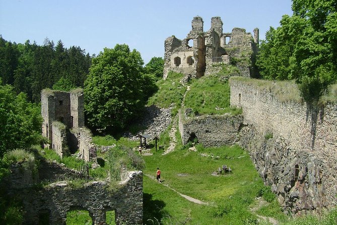 One day trips in the surroundings of Cesky Krumlov - Maiden Stone: ruins and a possible Celtic walk