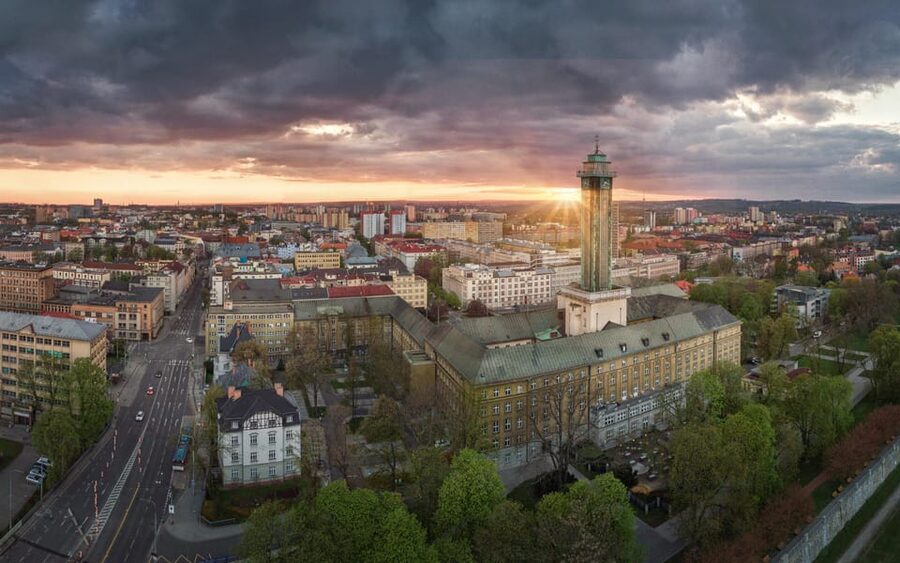 Ostrava: Entrance to the viewing tower of the new town hall - Accessibility, rules, and comfort