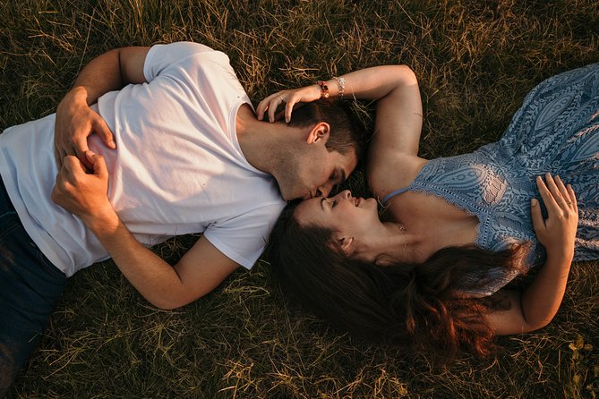 Photographer in Prague - Couple, engagement & portrait photoshoot - How the photographers handle posing and natural expressions