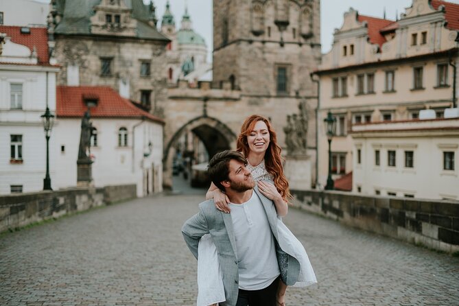 Photographer in Prague - Couple, engagement & portrait photoshoot - Weather, timing, and the small practical details