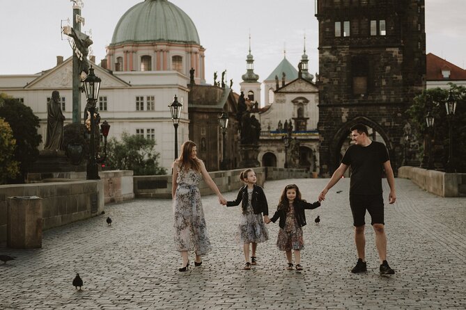 Photographer in Prague, private photoshoot - Malá Strana, Kampa Park, and Čertovka