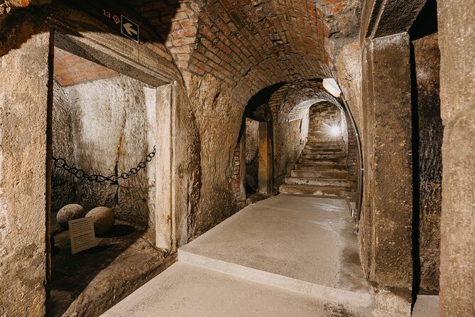 Pilsen Historic Underground Tour with a Glass of Beer - Staying Comfortable at 6°C
