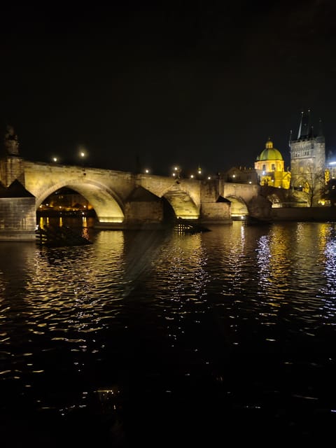 Prague: 1-hour Cruise with Audio Guide - How the audio guide works