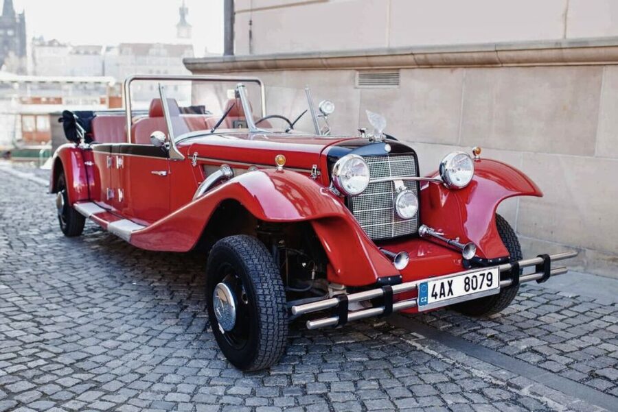 Prague: 1-Hour Private Tour in Vintage Car - Charles Bridge, St. Nicholas, and the Lennon Wall