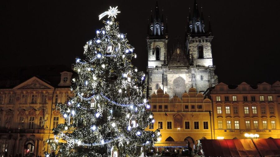 Prague: 2-3h Magical Christmas Markets Tour with Inclusions - Old Town Square gives you the grand opening