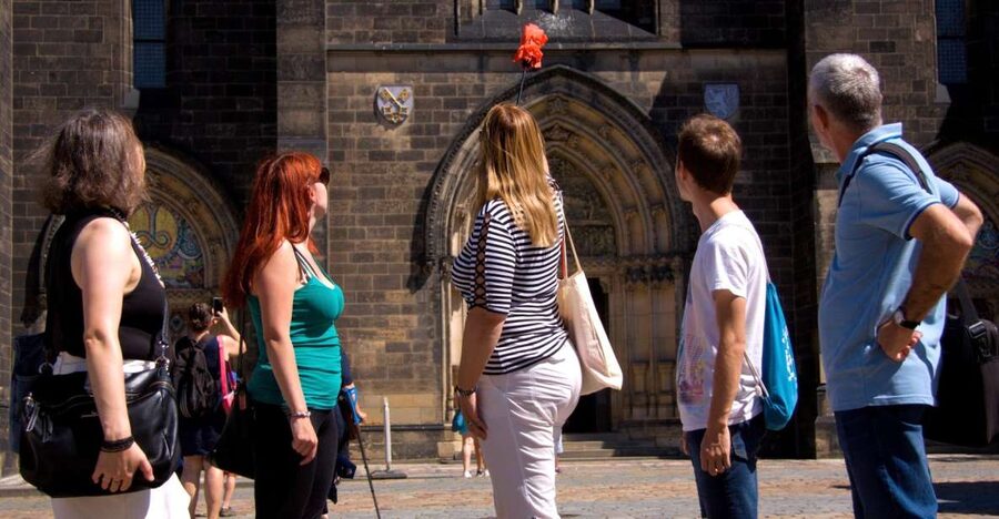 Prague: 2.5-Hour Vyšehrad Castle with Gorlice & Tickets - Gorlice casemates and the statues from Charles Bridge