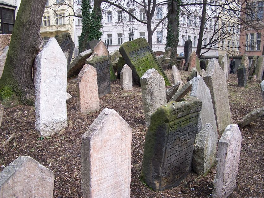 Prague: 2-Hour Old Town and Jewish Ghetto Walking Tour - Estates Theatre and the City’s Cultural Side