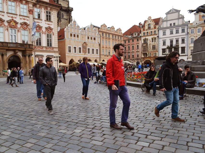 Prague: 2-Hour Old Town and Jewish Ghetto Walking Tour - Entering Josefov, Prague’s Former Jewish Ghetto