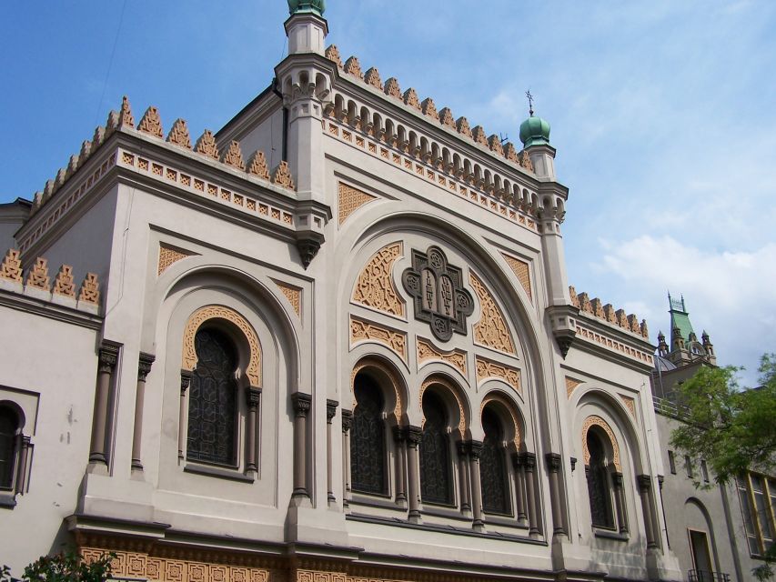 Prague: 2-Hour Old Town and Jewish Ghetto Walking Tour - Dům U Kamenného zvonu and Jan Hus in Old Town Square