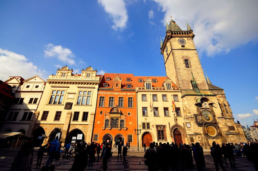 Prague: 2 hours city tour + 1 hour boat cruise - Prague Castle in a short 30-minute stop