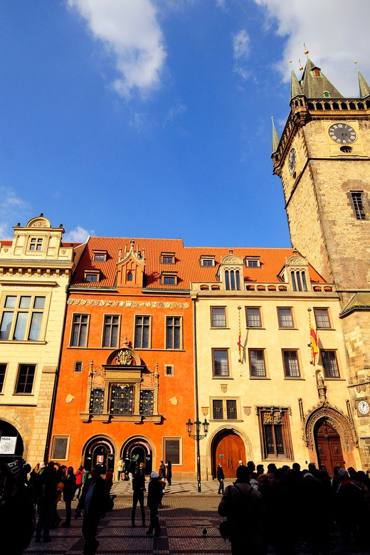 Prague: 2 hours city tour + 1 hour boat cruise - Who will get the most from this tour