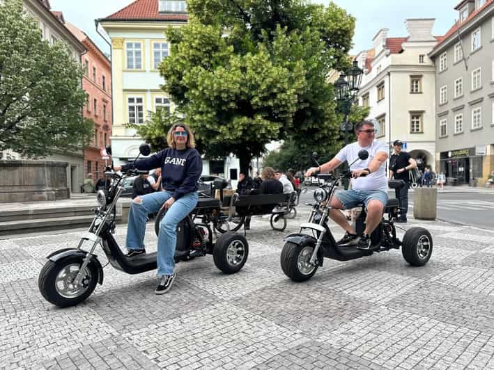 Prague: 2 hours FUN TRIKE tour in Prague with guide - Historic streets and the city’s changing views