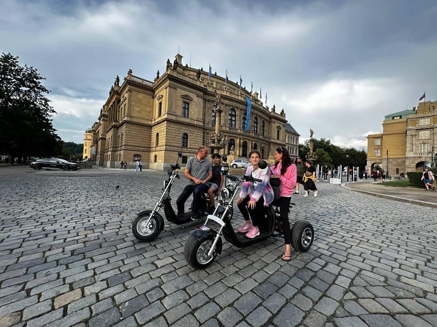 Prague: 2 hours FUN TRIKE tour in Prague with guide - Prague Castle without spending the whole day walking uphill