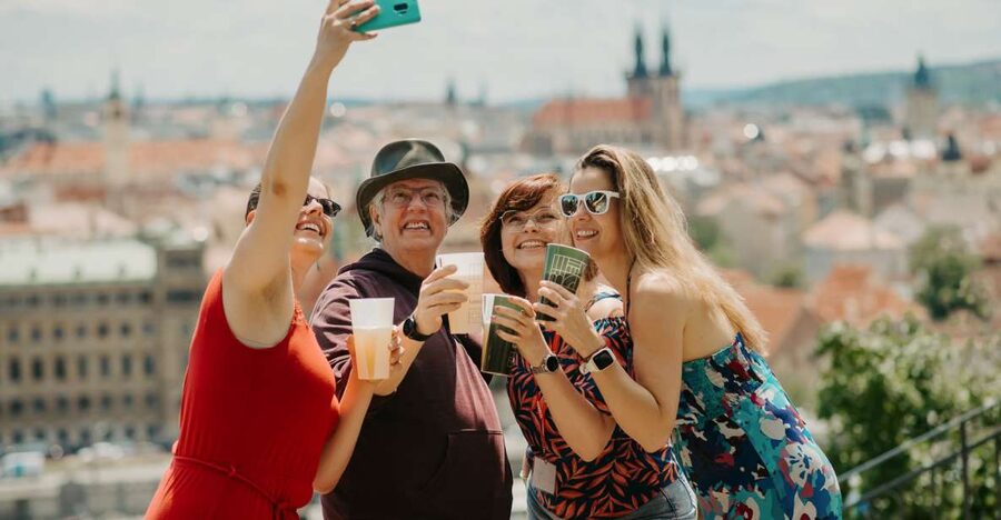Prague: 3.5 h Private Czech Beers & Tapas Tour - Who will enjoy the route most