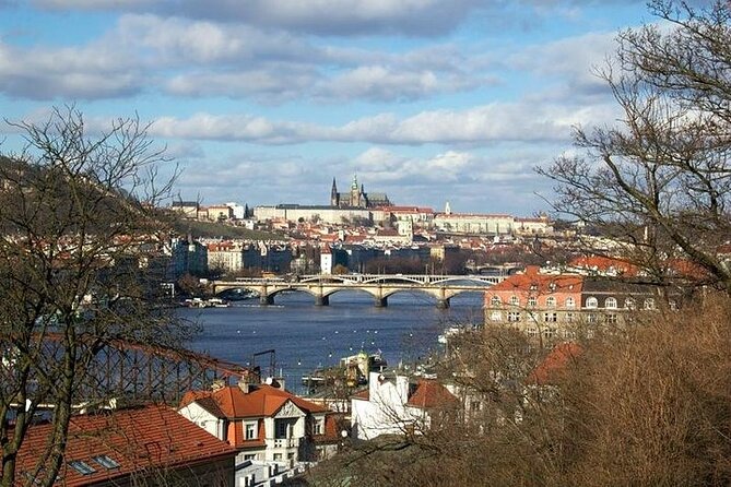 Prague 3-hour Afternoon Walking Tour including Prague Castle - St. Vitus Cathedral, the visual centerpiece