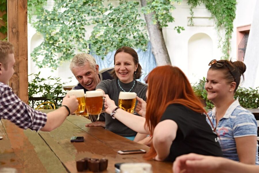 Prague: 3-Hour Beer Tour and Traditional Czech Dinner - Key points at a glance