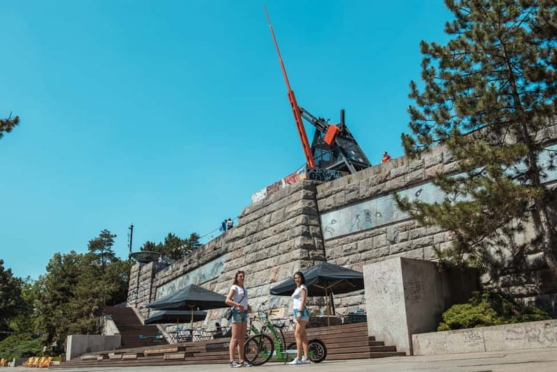 Prague: 3-Hour E-Scooter Tour in German - Charles Bridge and Prague’s riverfront icons