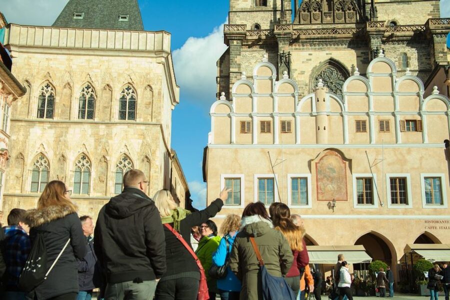 Prague: 3-Hour Old Town and Prague Castle Tour in German - Starting beneath the Týn Church in Old Town Square