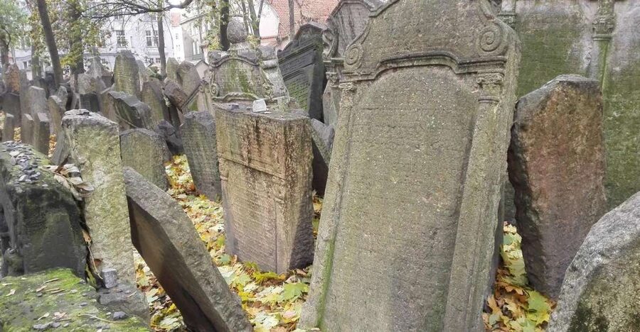 Prague: 3-Hour Private Jewish Quarter Tour - Meeting at Old Town Square