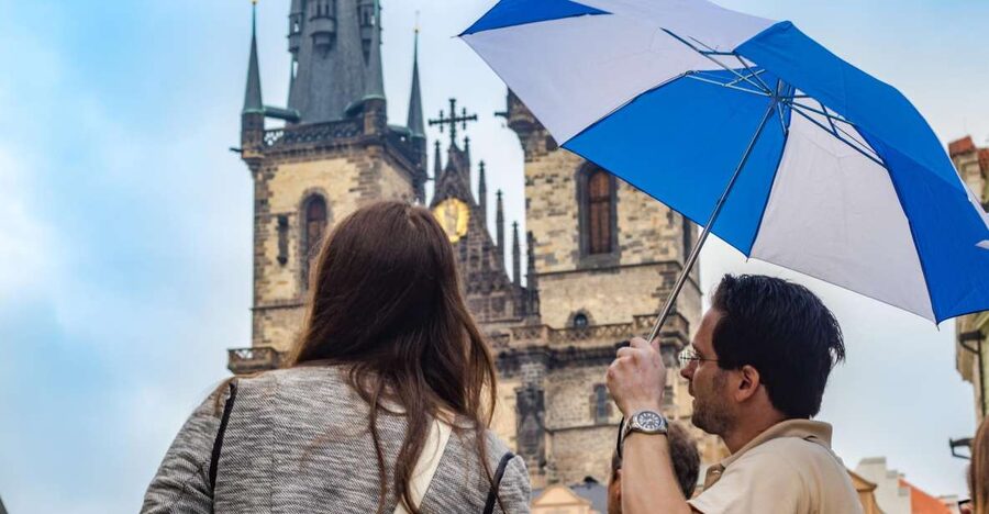 Prague: 3-Hour Walking Tour of Old Town & Prague Castle - Why the guides make or break the experience