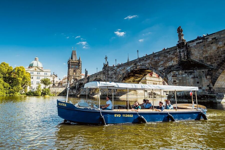 Prague: 45-Minute Sightseeing Cruise to Devil's Channel - Key points to know before boarding