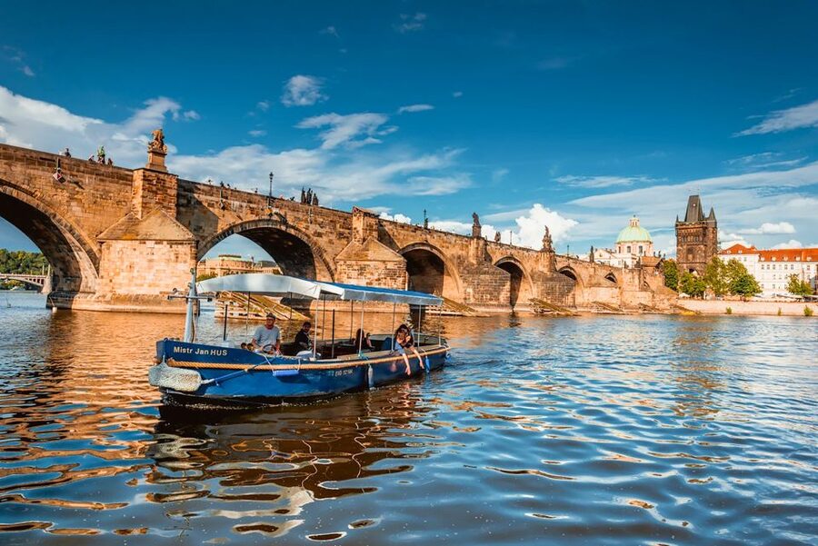 Prague: 45-Minute Sightseeing Cruise to Devil's Channel - Small boats, seating, and the guide’s role