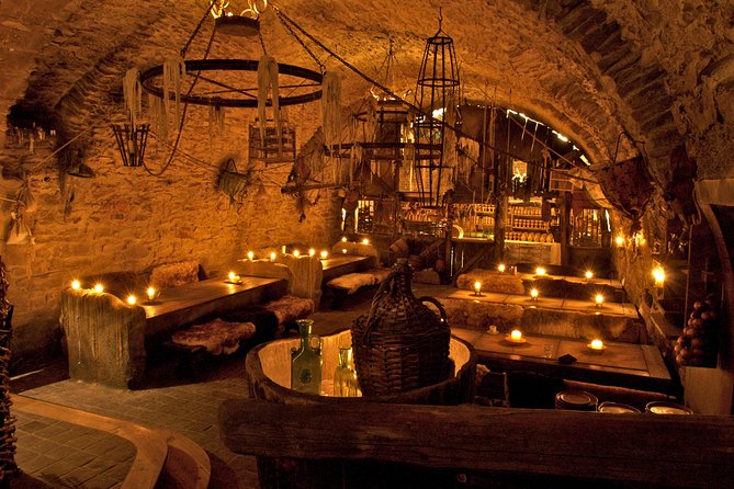 Prague 5 Courses Medieval Dinner and Live Performances - How the communal tables change the evening