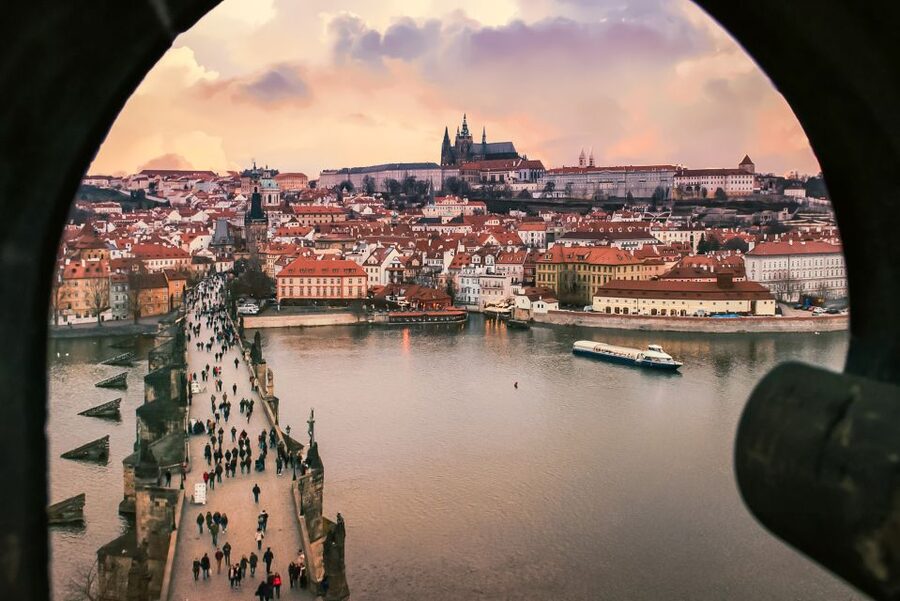 Prague: 50-Minute Sightseeing Evening Cruise - Charles Bridge after dark