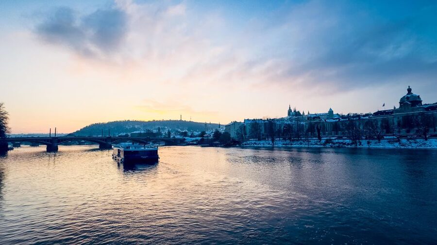 Prague: 50-Minute Sightseeing Evening Cruise - Štvanice Island and the return to the city center