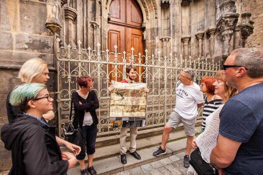 Prague: 6-Hour City Tour including Cruise and Lunch - A Czech lunch after the morning walk