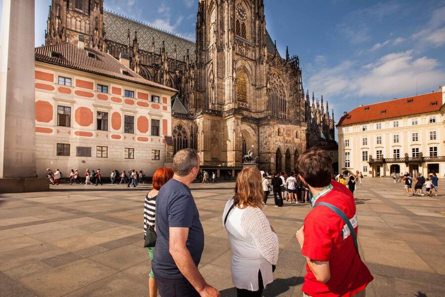 Prague: 6-Hour City Tour including Cruise and Lunch - Taking the tram to Prague Castle