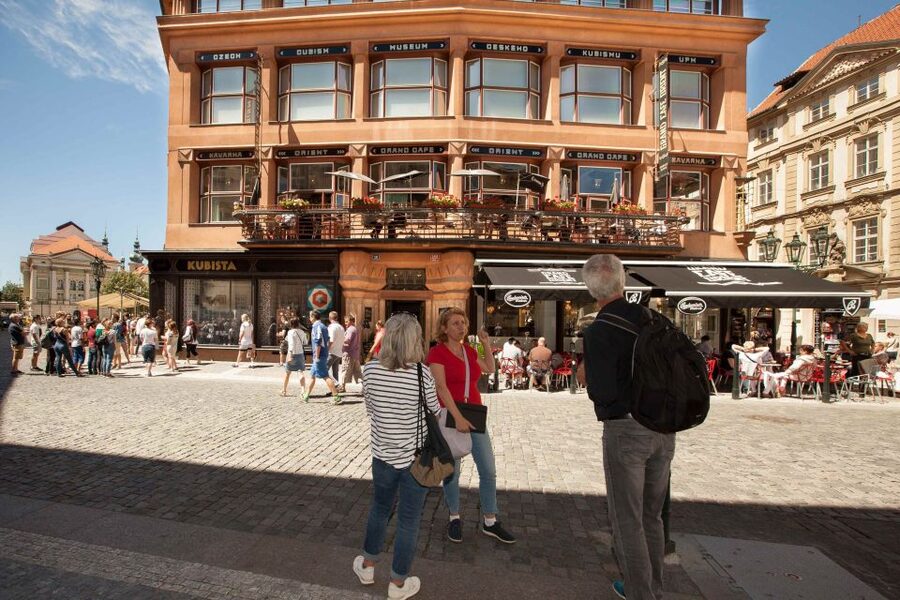 Prague: 6-Hour City Tour including Cruise and Lunch - Prague Castle and St Vitus Cathedral