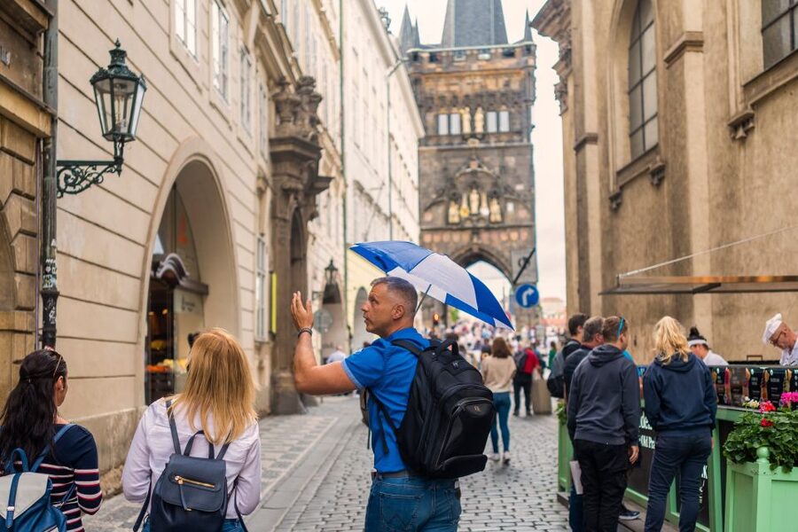 Prague: 6-Hour Tour with River Boat Cruise and Lunch - Seeing central Prague from the Vltava