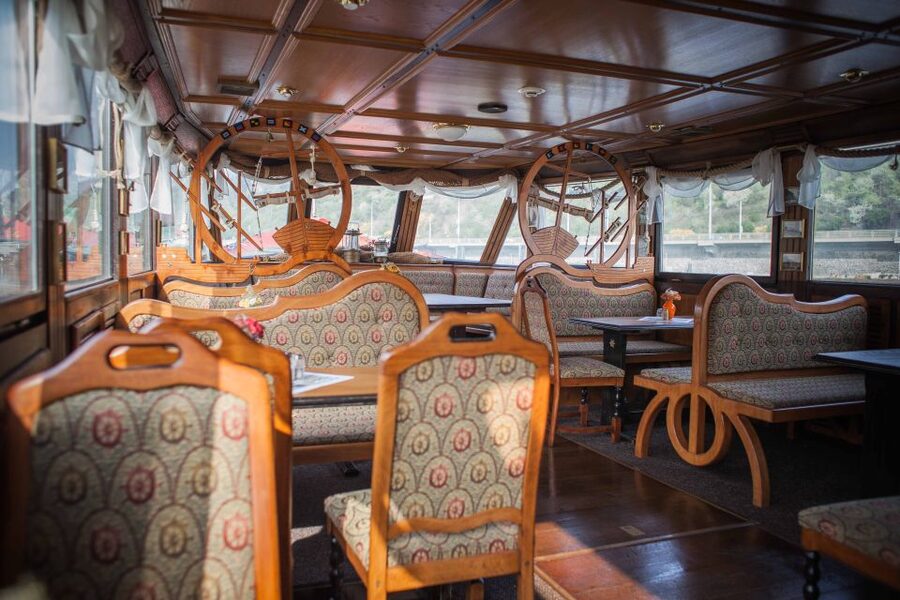 Prague: Afternoon Beer Cruise with Drinks Included - Štvanice Island and the return to Old Town