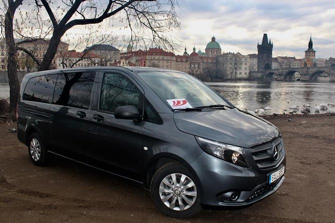 PRAGUE AIRPORT - CITY TRANSFERS in Spanish - A Spanish-speaking welcome at Václav Havel Airport