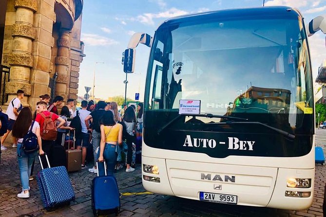 PRAGUE AIRPORT - CITY TRANSFERS in Spanish - Why the fixed group price can be good value