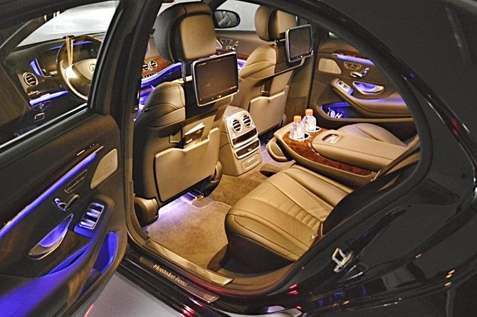 Prague airport luxury transfer by a Mercedes Benz S class - Who should book this Prague transfer