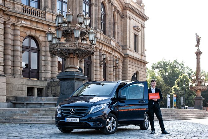 Prague Airport Private Departure Transfer - The three-hour departure rule