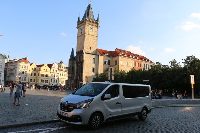 Prague Airport Transfers, Praga Aeropuerto Traslados, ESPAŇOL-ENG - Radek Filipi adds practical advice on the road