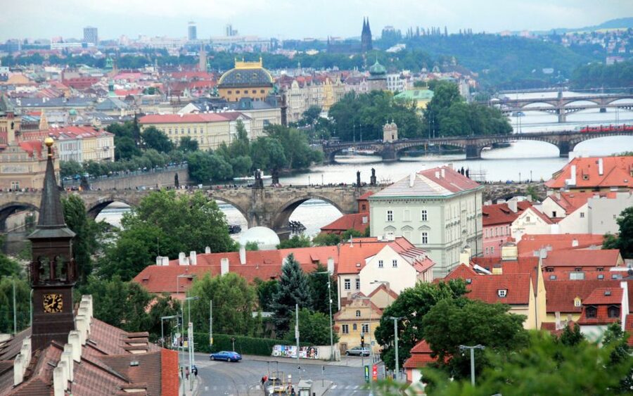Prague "ALL-IN-ONE" City E-Bike Tour - The 75-minute Czech lunch break